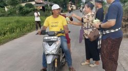 Umat Hindu di Kabupaten Bekasi Bagikan Paket Berbuka Puasa Ramadan