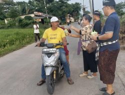 Umat Hindu di Kabupaten Bekasi Bagikan Paket Berbuka Puasa Ramadan