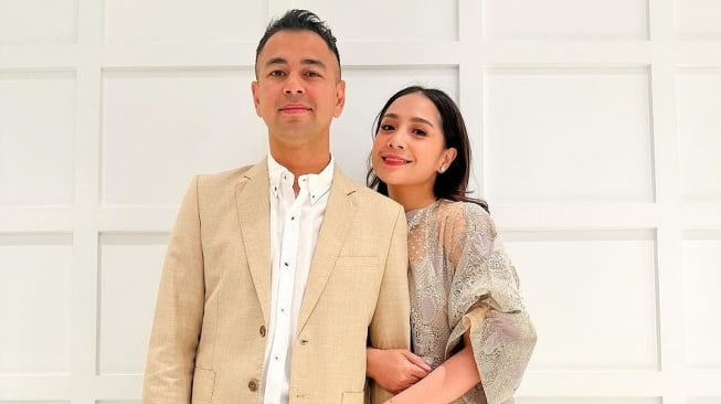 Nagita Slavina Tiba-Tiba Gendong dan Susui Bayi, Raffi Ahmad Diduga Adopsi Bayi Lagi di Bulan Ramadan