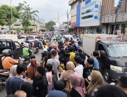 Puncak Cap Go Meh Kota Bekasi 2026: Ribuan Warga Padati Kirab Budaya Sambil Ngabuburit, Lalin Juanda Padat Merayap