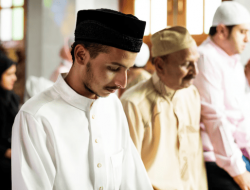 Niat Itikaf Lengkap Beserta Syarat Sahnya untuk Sepuluh Malam Terakhir Ramadan