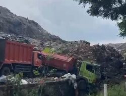 Gunungan Sampah TPST Bantargebang Longsor Lagi, Sejumlah Truk dan Warung Dikabarkan Tertimbun