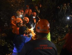 Pemkot Bekasi Kirim Tim Gabungan untuk Cari Lima Warga yang Masih Tertimbun Longsor TPST Bantargebang