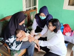 99 Balita di Jatimekar Dapat Obat Cacing