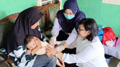 99 Balita di Jatimekar Dapat Obat Cacing