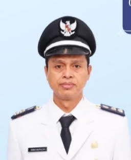 Spanduk dan Banner Liar Menjamur, Kelurahan Padurenan Libatkan Satlinmas untuk Penertiban