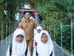 Plt Bupati Bekasi Apresiasi TNI Bangun Jembatan Garuda di Setu