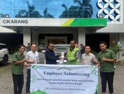 Karyawan BPJS Ketenagakerjaan Bekasi Cikarang Gelar Employee Volunteering Berbagi Takjil