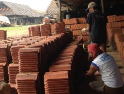 Dari Tanah Liat ke Harapan: Kisah Hena Gian Hermana Mengangkat Usaha Genteng Bersama BRI