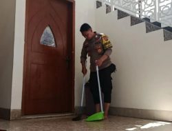 “Bang Jasri” Bersihkan Masjid Baitul Jannah Pejuang