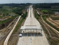 Jalur Fungsional Japek II Selatan Dibuka Imbas Contraflow, Kecepatan Maksimal 40 Km/Jam