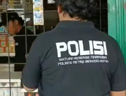 Petugas Kelurahan Padurenan dan Polisi Sikat Toko Obat G Ilegal 