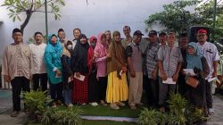 Warga RW 19 Arenjaya Berbagi Menjelang Lebaran