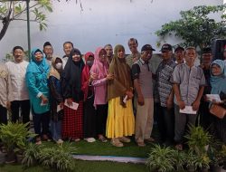 Warga RW 19 Arenjaya Berbagi Menjelang Lebaran