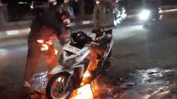 Motor Ditunggangi Satu Keluarga Asal Cikarang Terbakar di Cirebon, Begini Kronologinya