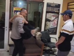 Ibu Hamil di Sukatani Ngidam Digendong Polisi, Wakapolsek Turuti Permintaan