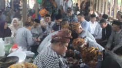 Jaga Tradisi, Warga dan Aparatur Kecamatan Jatisampurna Ziarah “Makam Girang”