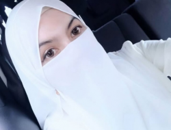 Wardatina Mawa Pakai Baju Akad Saat Hadiri Sidang Perceraian dengan Insanul Fahmi