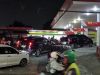 Antrean Kendaraan di SPBU Kartini Mengular hingga Jalan Raya