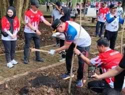 Wali Kota Bekasi Ajak Masyarakat Buat Biopori Buis Beton untuk Kurangi Sampah