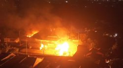 Pantauan Udara Kebakaran SPBE di Cimuning, Kobaran Api Berkurang