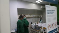 Wakil Wali Kota Bekasi Jenguk Korban Kebakaran SPBE di Cimuning