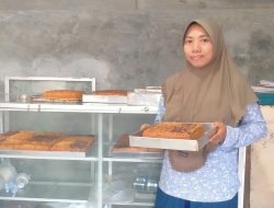 Bangkit dari Keterbatasan, Usaha Kue Tantiningsih Kini Mampu Topang Ekonomi Keluarga Berkat Sinergi Holding UMi
