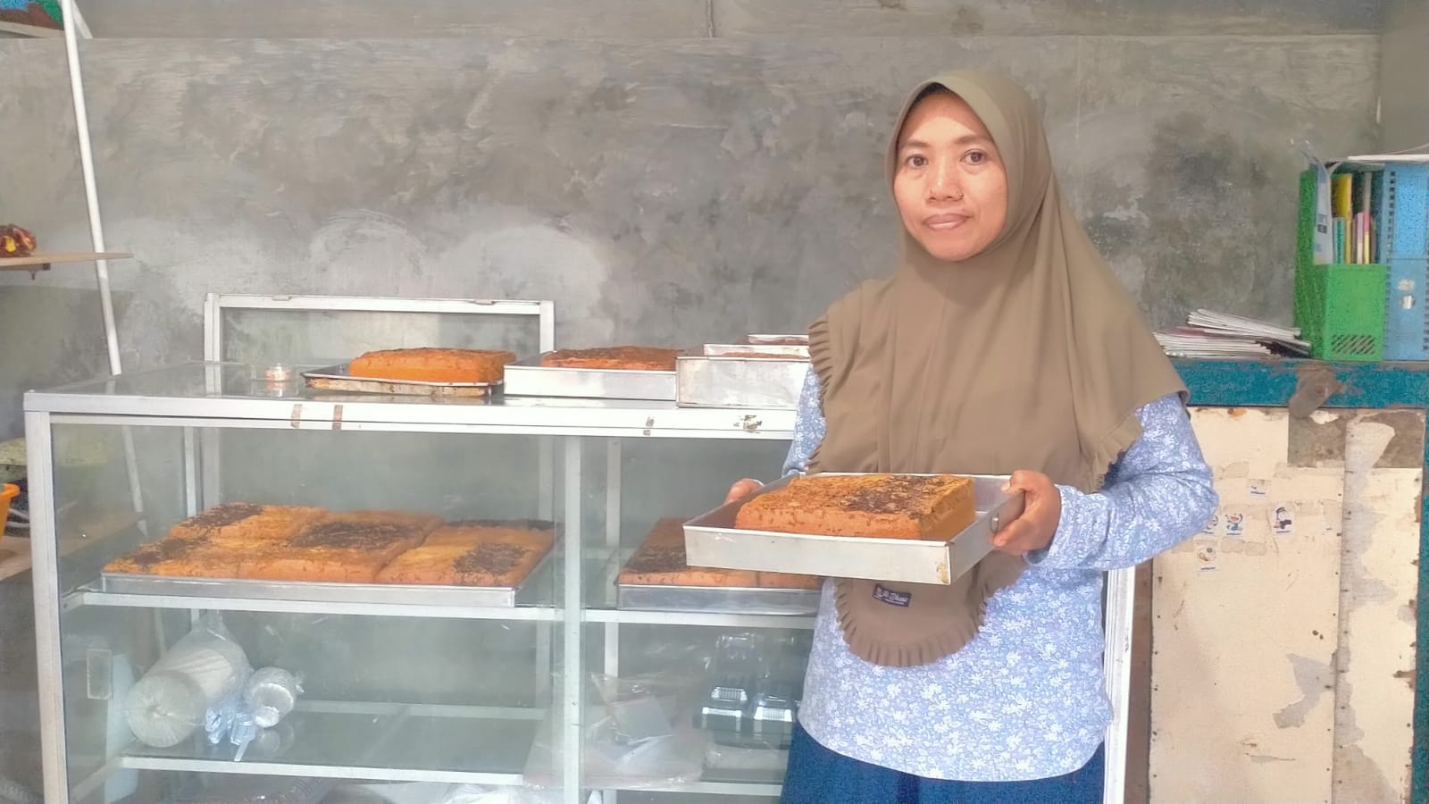 Bangkit dari Keterbatasan, Usaha Kue Tantiningsih Kini Mampu Topang Ekonomi Keluarga Berkat Sinergi Holding UMi