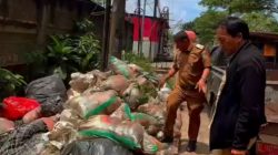 TPS Liar di Cikiwul Ditertibkan, Lurah Acep Turun Lapangan