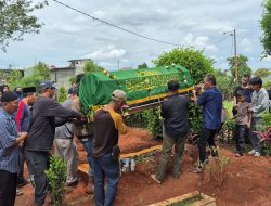 Kakak Susul Adik Meninggal akibat Kebakaran SPBE Cimuning, Dimakamkan Berdampingan