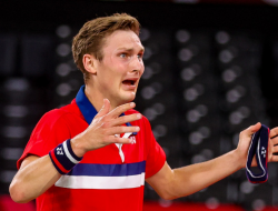 Viktor Axelsen Umumkan Pensiun dari Dunia Bulu Tangkis Akibat Cedera Punggung Kronis