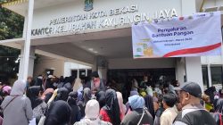 Miskomunikasi Sempat Panaskan Antrean Bantuan Pangan di Kayuringin Jaya