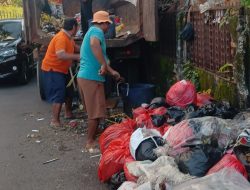 Lintas Instansi Pemkot Bekasi Sinergi Bersihkan Jalan Sukomartono