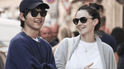 Song Joong Ki dan Katy Louise Saunders Jadi Narator Konser Musik Klasik untuk Disabilitas