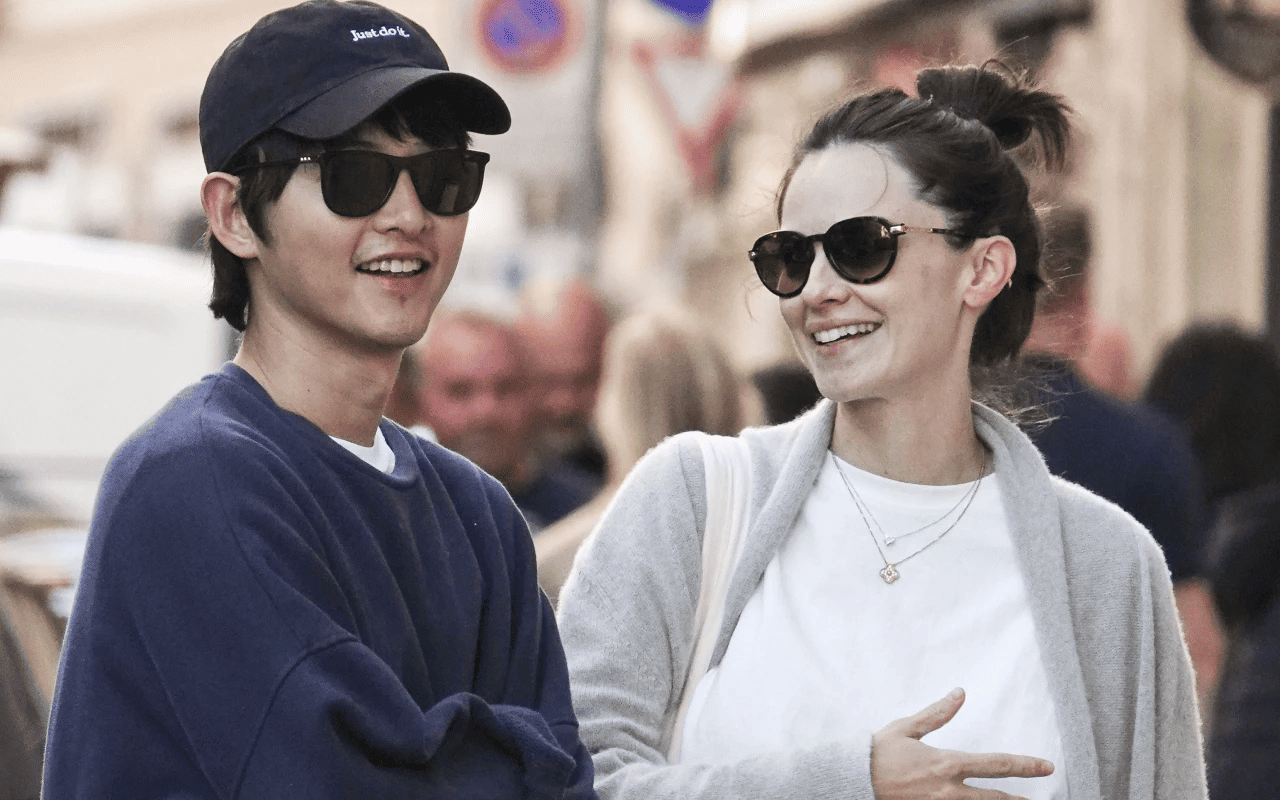Song Joong Ki dan Katy Louise Saunders Jadi Narator Konser Musik Klasik untuk Disabilitas