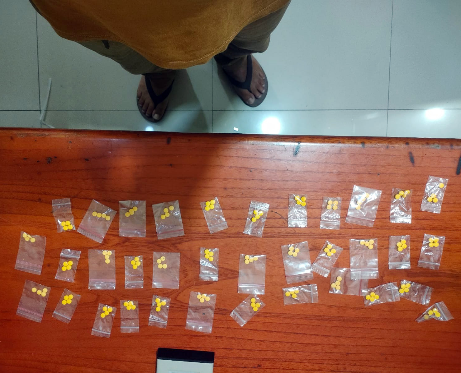 Polisi Bongkar Markas Pengedar Obat Keras Ilegal di Rumah Kontrakan