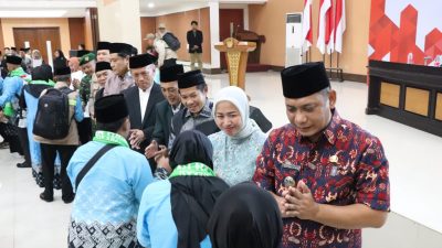 Plt Bupati Lepas Keberangkatan Kloter 03 Jemaah Haji Asal Kabupaten Bekasi