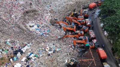 Alat Berat Kehabisan BBM, TPA Burangkeng Lumpuh