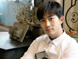 Taecyeon 2PM Resmi Menikah Hari Ini, Member 2PM Berkumpul Berikan Persembahan Spesial