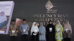 Buku 75 Tahun Hj Atiqoh Noer Alie Diluncurkan, Merekam Perjalanan Hidup hingga Kepemimpinan