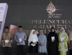 Buku 75 Tahun Hj Atiqoh Noer Alie Diluncurkan, Merekam Perjalanan Hidup hingga Kepemimpinan