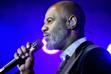 Brian McKnight Jadi ‘Wedding Singer’ El Rumi dan Syifa Hadju, Ternyata Segini Tarif Fantastisnya