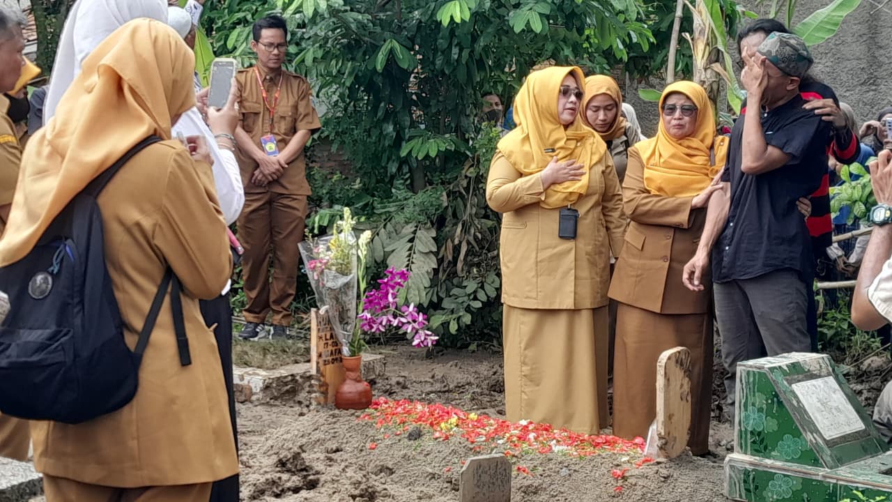 Guru Asal Cikarang Jadi Korban Meninggal Tabrakan Kereta, Baru Lulus S2 UNJ