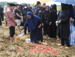 Minta Dijemput di Stasiun Cibitung, Permintaan Terakhir Adelia Korban Tabrakan Kereta