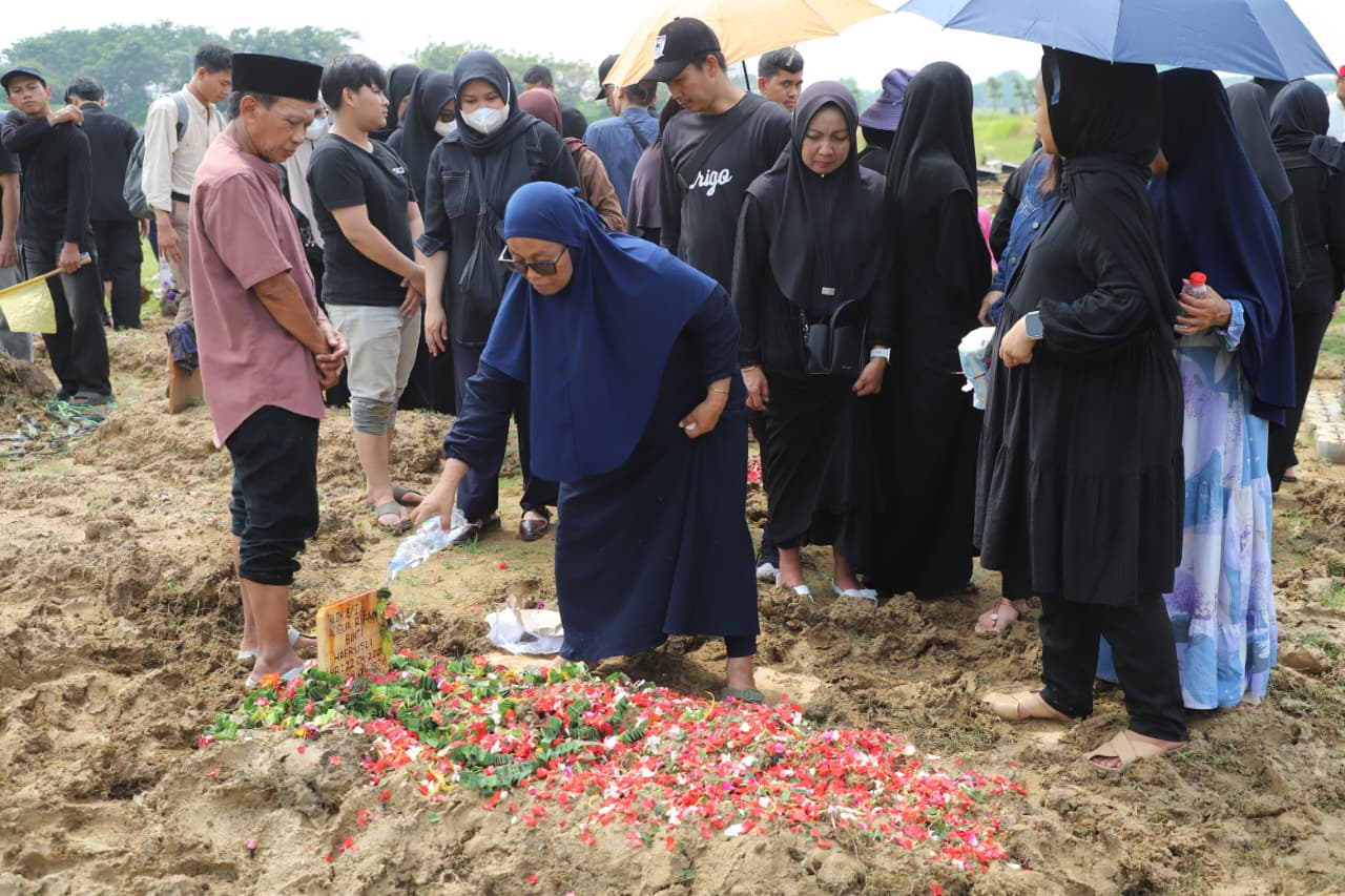 Minta Dijemput di Stasiun Cibitung, Permintaan Terakhir Adelia Korban Tabrakan Kereta
