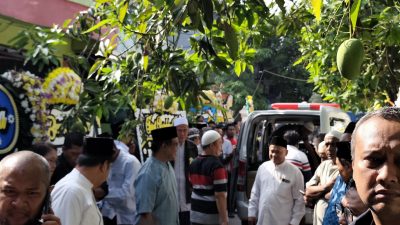 Gubernur Jawa Barat hingga Plt Bupati Bekasi Sambangi Rumah Duka Karyawati KompasTV Korban Tabrakan Kereta