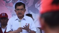 Jusuf Kalla Puji Relawan PMI Kota Bekasi Tangani Tabrakan Kereta