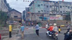 KDM Instruksikan Pasang Palang Pintu Otomatis di Perlintasan Ampera Lokasi KRL Tabrak Taksi