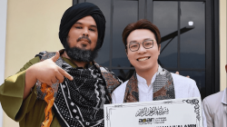 Ustaz Derry Sulaiman Pasang Badan Usai Sertifikat Mualaf Richard Lee Dicabut: Tak Ada Manusia Bisa Batalkan Islam Seseorang!