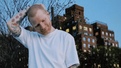 Ed Sheeran Tampil Plontos Usai Berjuang Melawan Penyakit Herpes Zoster, Apa Itu?